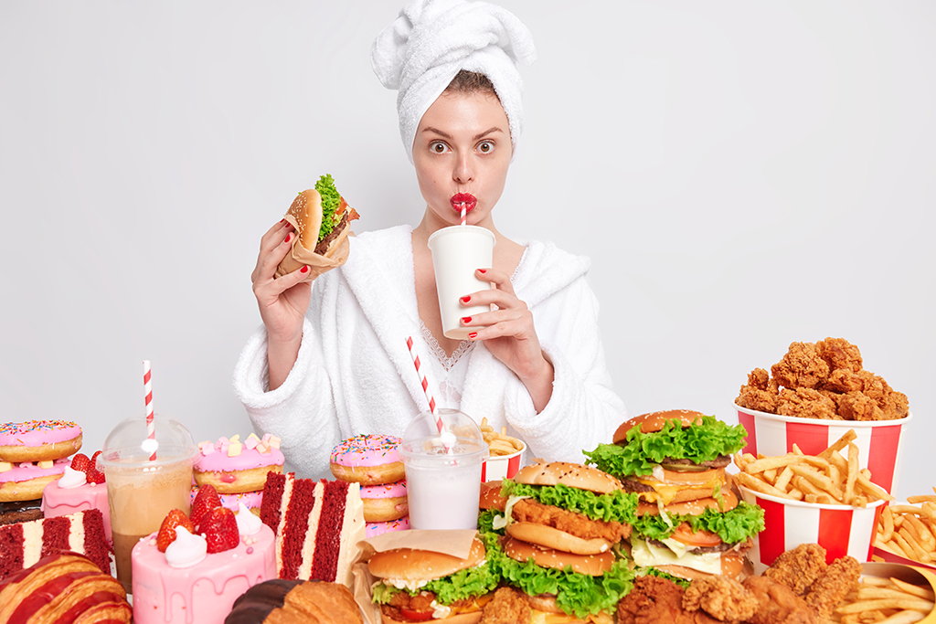 Gambar 1 - Bahaya makanan junk food