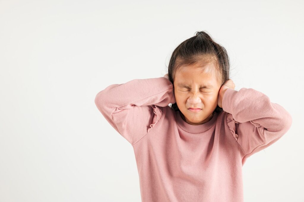 Gambar 2 - telinga anak berdenging